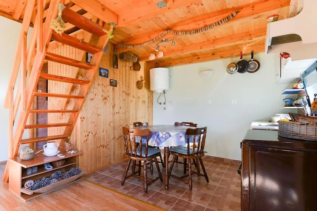 Holiday Home Tomislav 乌格连