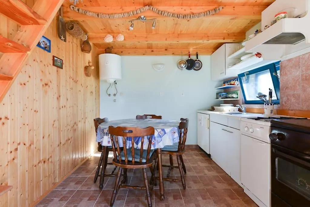 Holiday Home Tomislav 乌格连